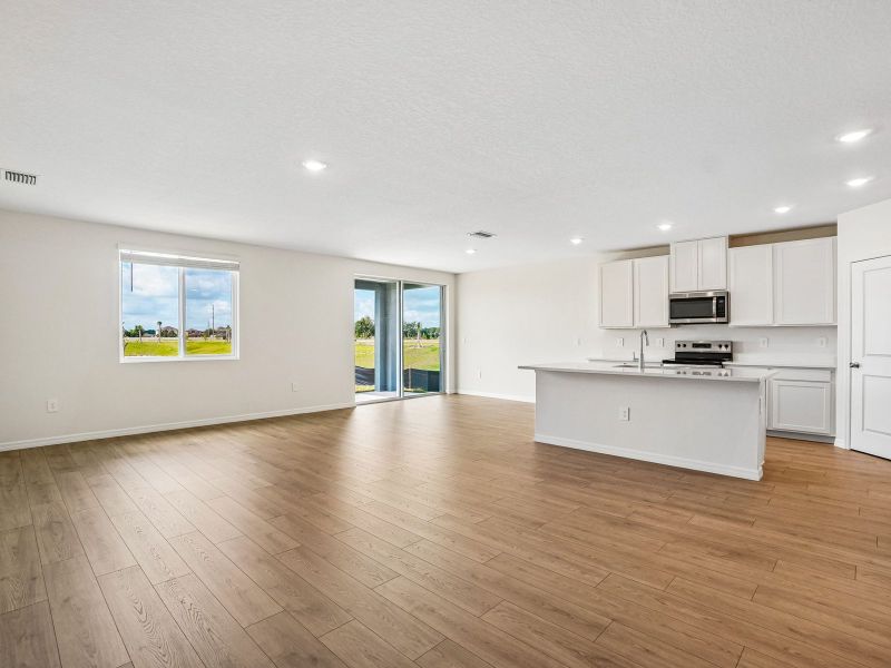 Spacious, unfurnished interior of a new home in Pine Ridge Meadows, Hudson (Image 11).