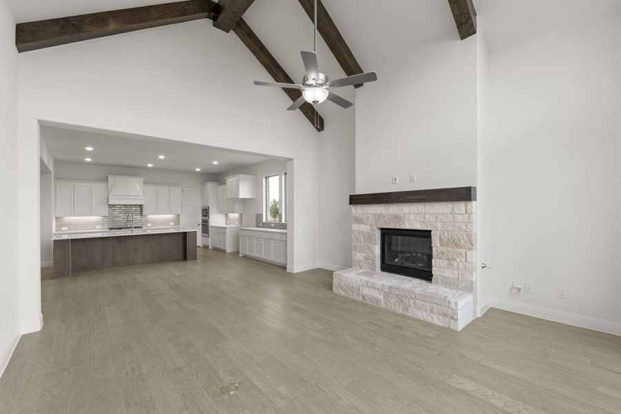 Spacious, unfurnished interior of a new home in Nelson Lake, Rockwall (Image 14).