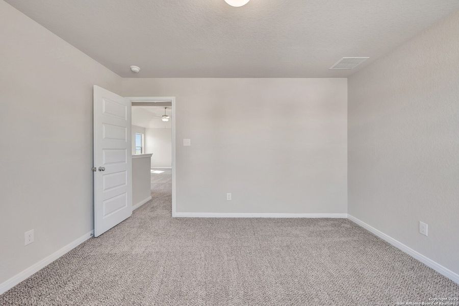 Spacious, unfurnished interior of a new home in Paloma Park, Converse (Image 29).