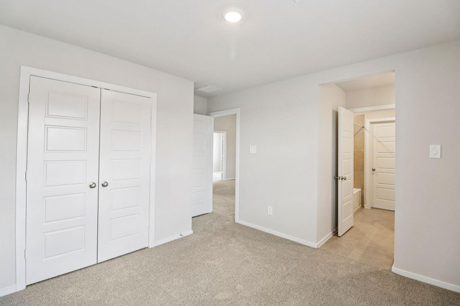 Spacious, unfurnished interior of a new home in Pine Lake Cove - Premier Series, Montgomery (Image 29).