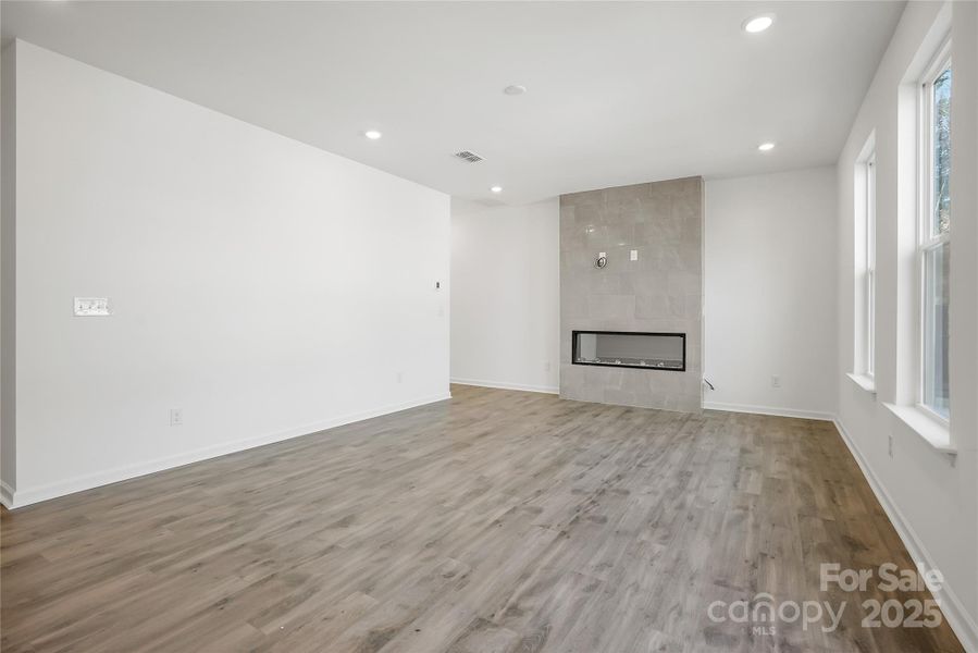 Spacious, unfurnished interior of a new home in Galloway Towns, Charlotte (Image 15).