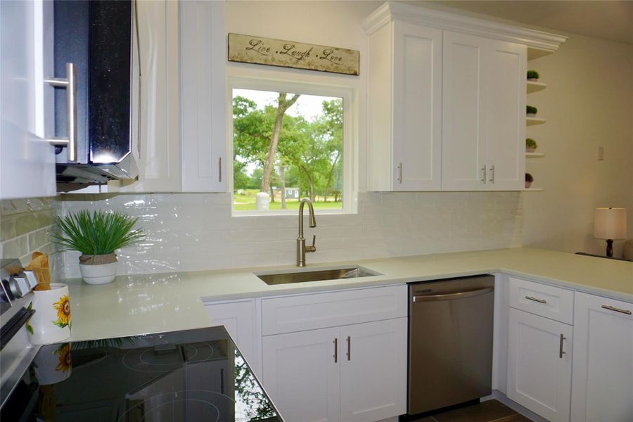 Furnished interior view inside a new home in , Hempstead (Image 8).