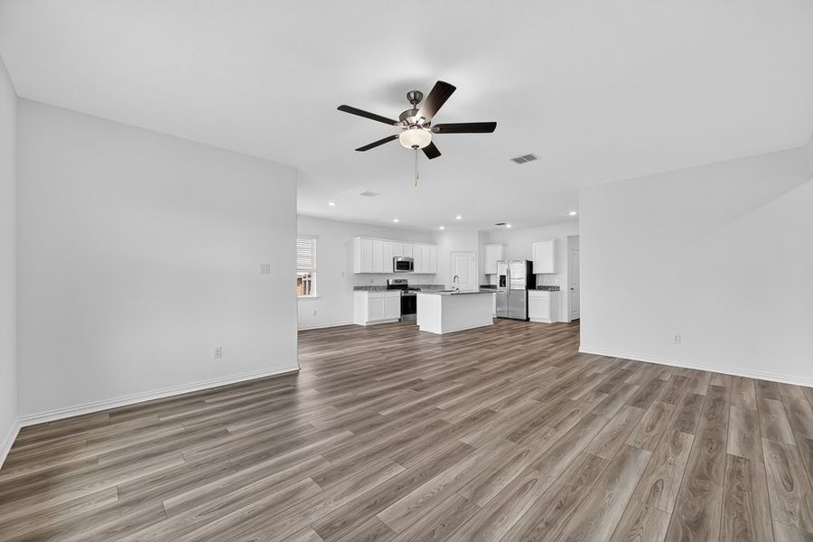 Spacious, unfurnished interior of a new home in River Ridge, Crandall (Image 15). Spacious, unfurnished interior of a new home in River Ridge, Crandall (Image 15).