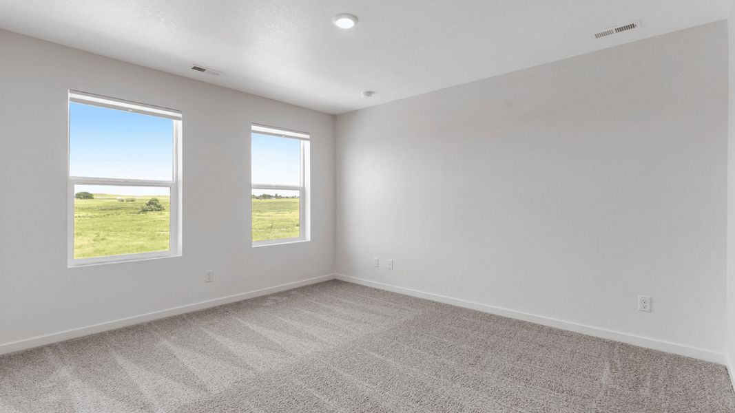 Spacious, unfurnished interior of a new home in Vista Meadows, Fort Lupton (Image 8).