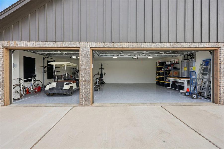 Exterior details and patio area of a home in , Granbury (Image 23).
