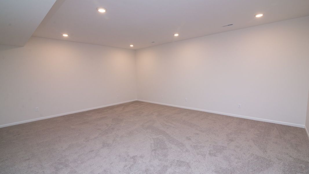 Representative unfurnished interior of a home built from the The Abington by Norfolk Homes in Valleys, Jackson (Image 81).