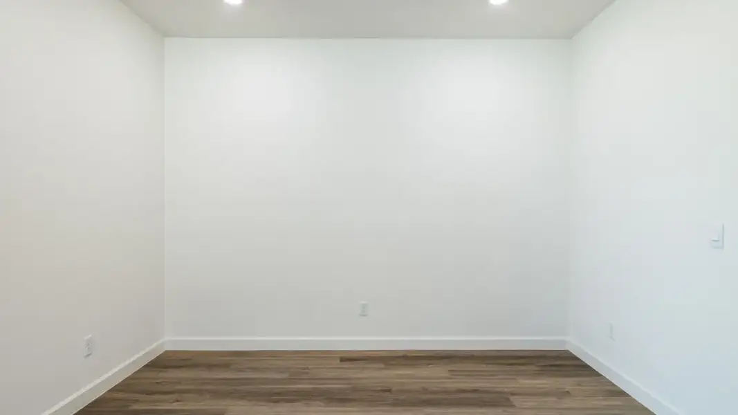 Spacious, unfurnished interior of a new home in Zanjero Pass, Waddell (Image 22).