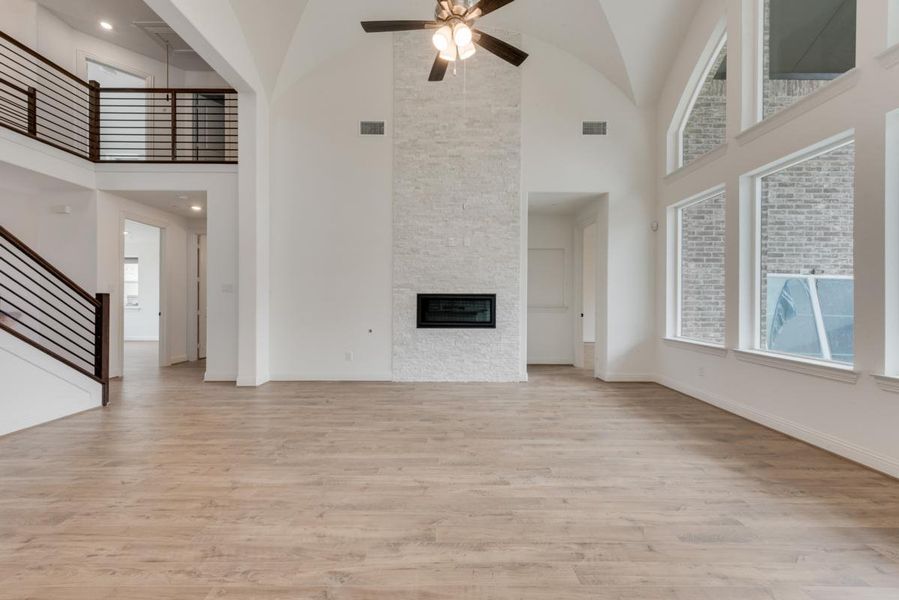 Spacious, unfurnished interior of a new home in Cedar Ridge Estates, Grand Prairie (Image 19). Spacious, unfurnished interior of a new home in Cedar Ridge Estates, Grand Prairie (Image 19).