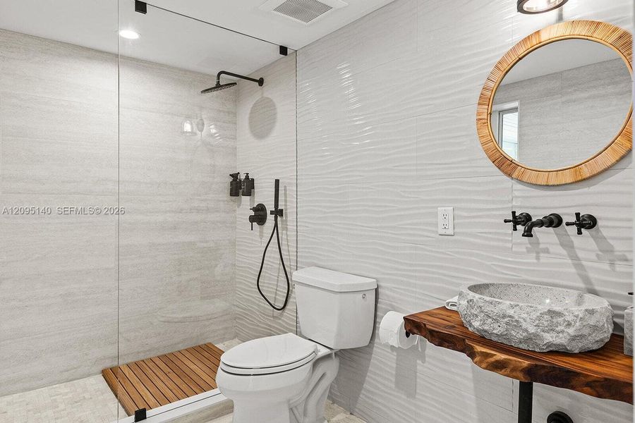Furnished interior view inside a new home in , Islamorada, Village of Islands (Image 15).
