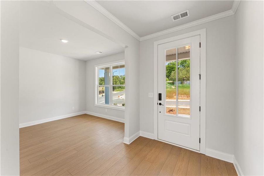 Spacious, unfurnished interior of a new home in , Calhoun (Image 9).