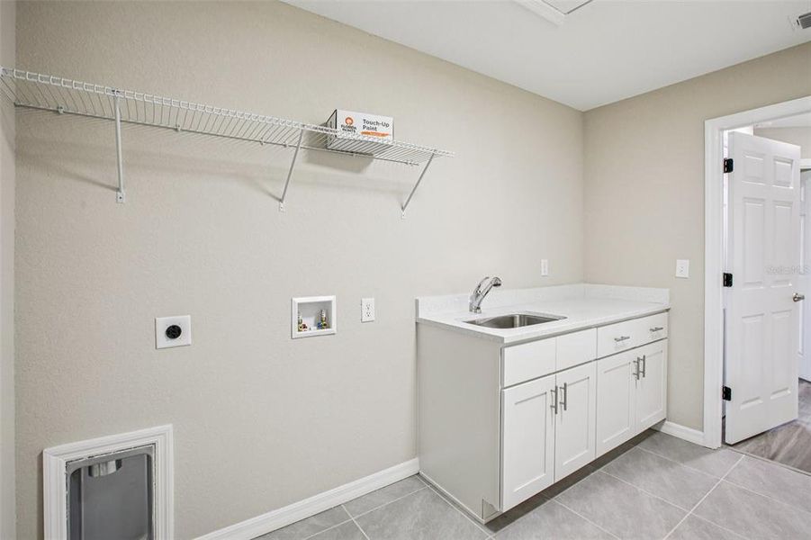 Spacious, unfurnished interior of a new home in , Bushnell (Image 25).