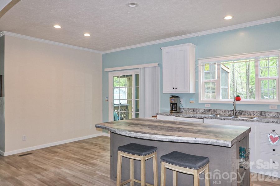 Furnished interior view inside a new home in , Shelby (Image 9).