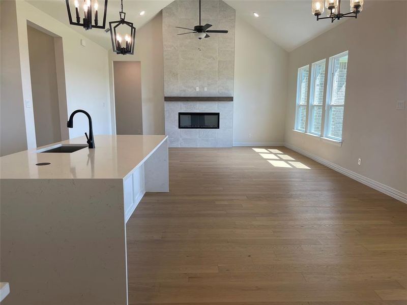 Spacious, unfurnished interior of a new home in The Ranch at Stone Hill, Waxahachie (Image 10).