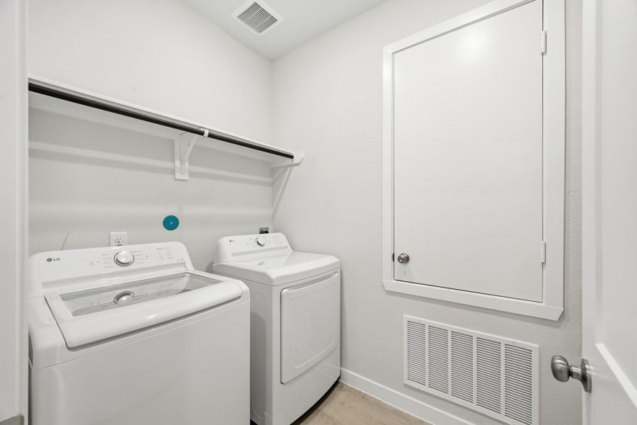 Furnished interior view inside a new home in Crockett Meadows, Conroe (Image 4).