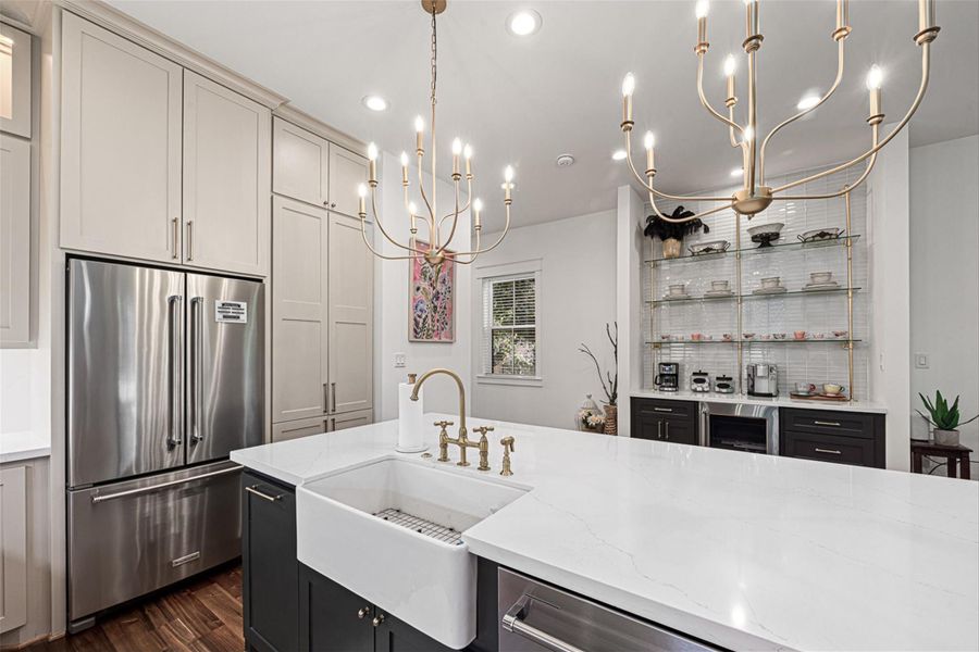 Furnished interior view inside a new home in , Galveston (Image 28).