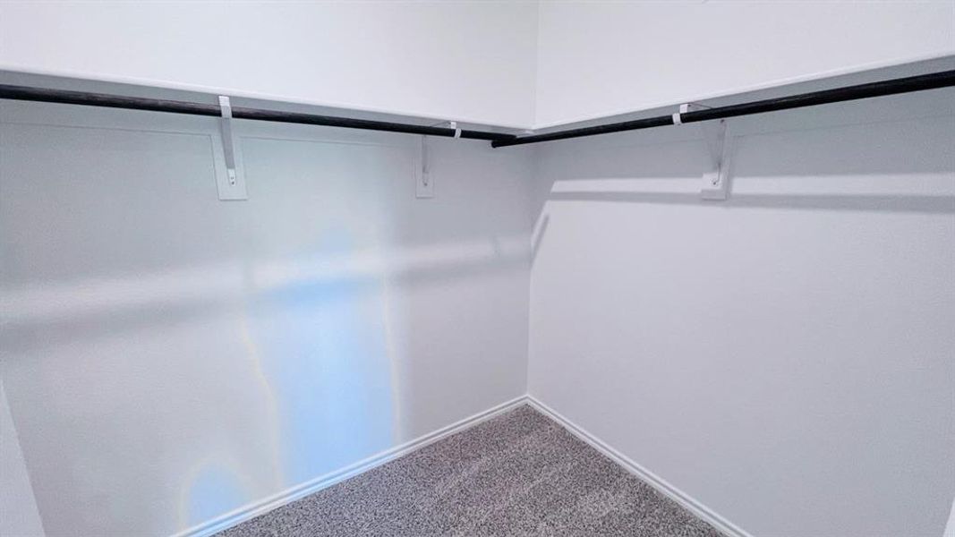 Spacious, unfurnished interior of a new home in Sunnycreek, Fort Worth (Image 13).