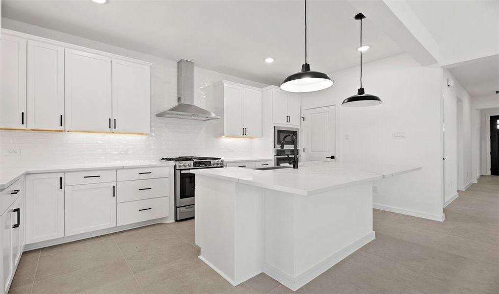 Elegant lighting in kitchen