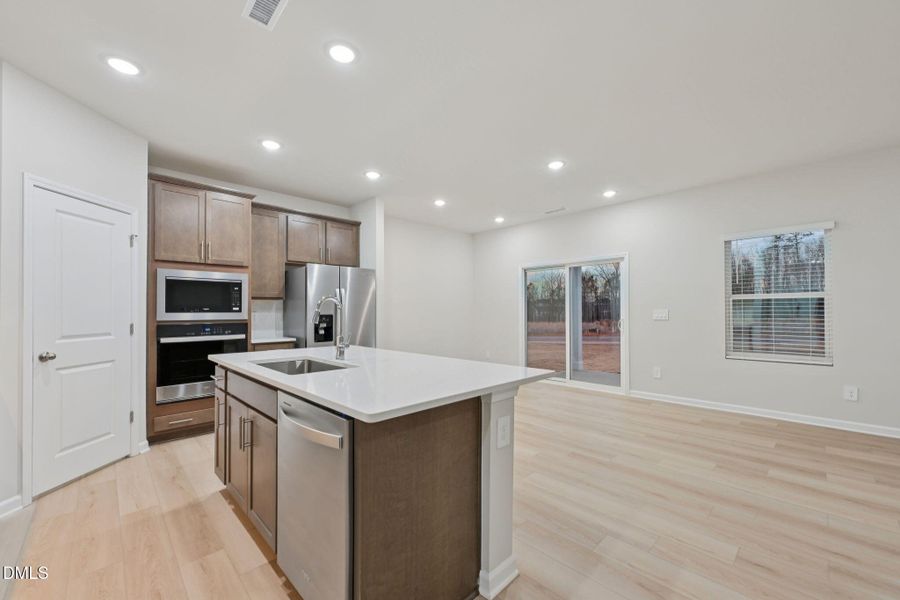 4 - Kitchen