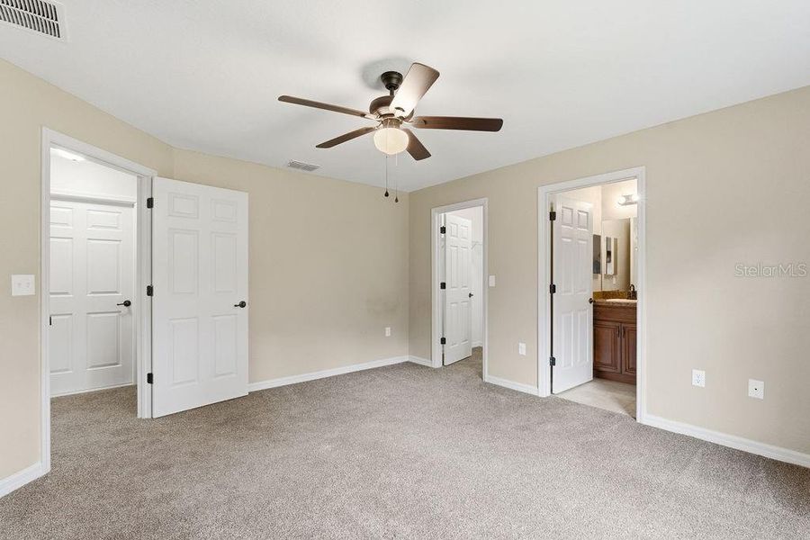 Spacious, unfurnished interior of a new home in Marion Oaks, Ocala (Image 18).