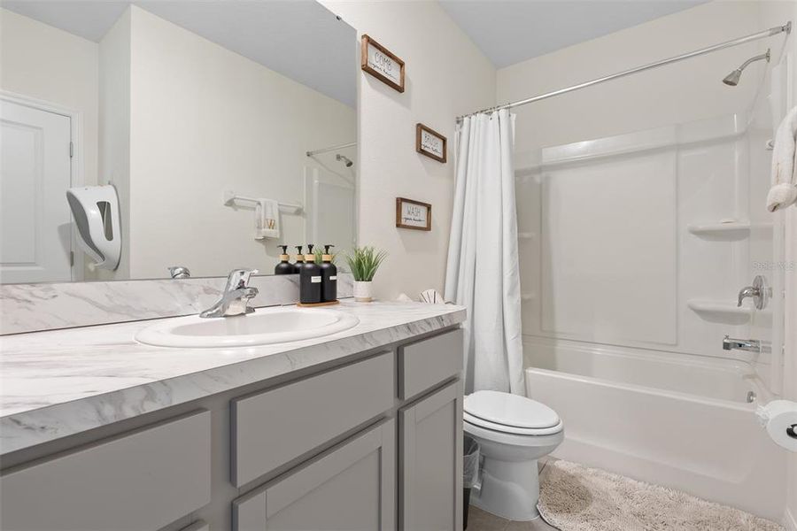 Furnished interior view inside a new home in , Apollo Beach (Image 28).