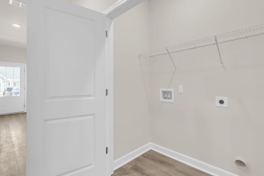 Spacious, unfurnished interior of a new home in , Ravenel (Image 25).