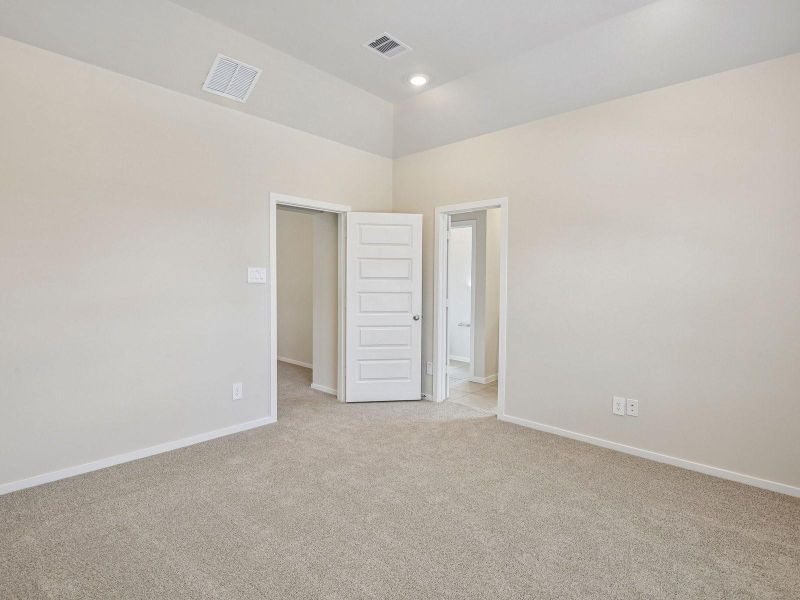 Photos are not of the actual home, but are photos of the builder home with same floorplan with similar interior finishes. Photos are not of the actual home, but are photos of the builder home with same floorplan with similar interior finishes.