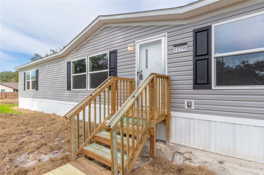 Exterior details and patio area of a home in , Hudson (Image 13).