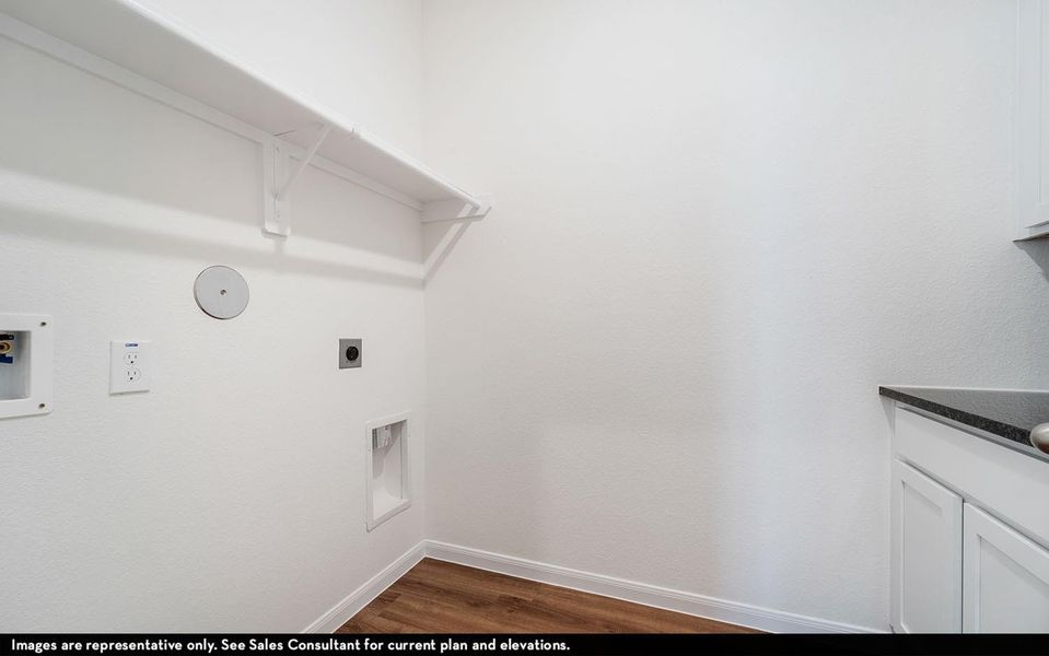 Spacious, unfurnished interior of a new home in Sweetgrass Village, Crosby (Image 18).