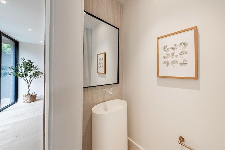 Furnished interior view inside a new home in , Dallas (Image 4). Furnished interior view inside a new home in , Dallas (Image 4).