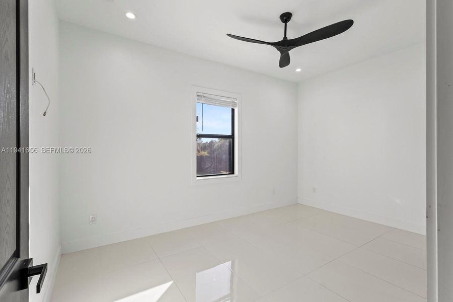 Spacious, unfurnished interior of a new home in , Lehigh Acres (Image 29).