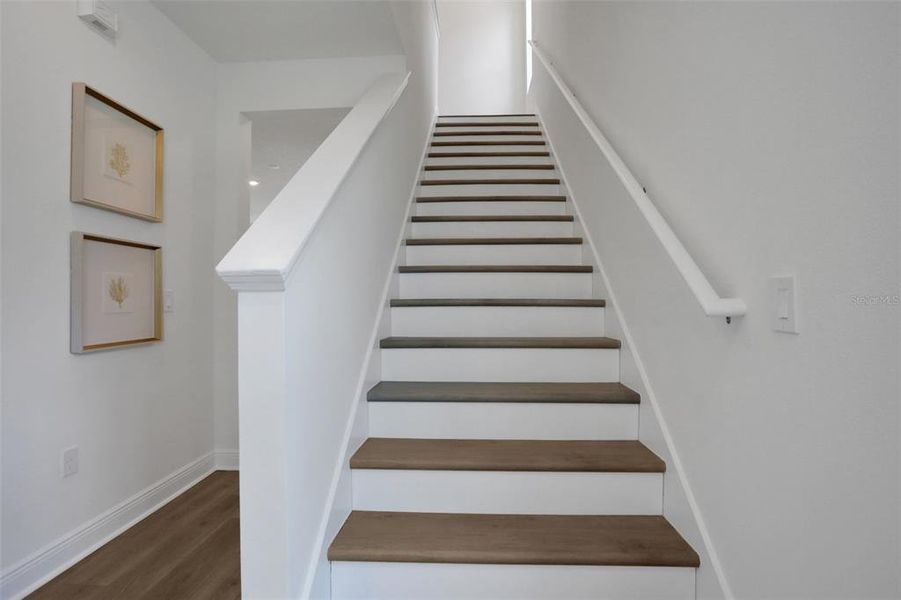 Spacious, unfurnished interior of a new home in Bungalow Walk at Lakewood Ranch, Sarasota (Image 18).