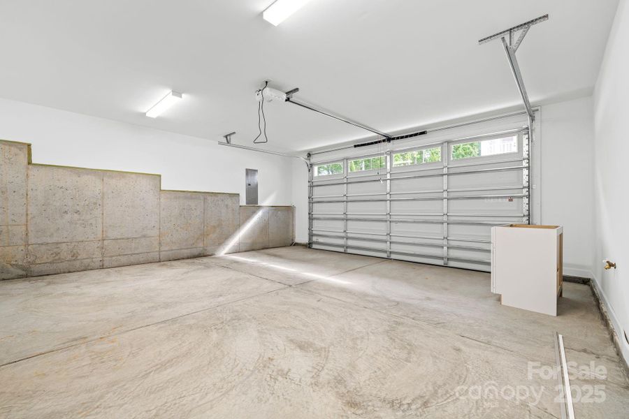 Image 32 of a home in .