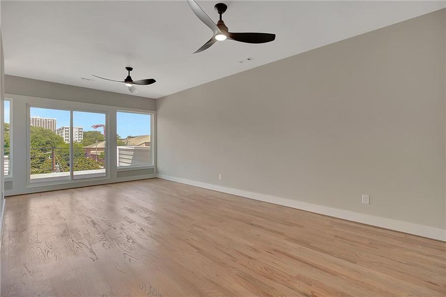 Spacious, unfurnished interior of a new home in , Atlanta (Image 41).