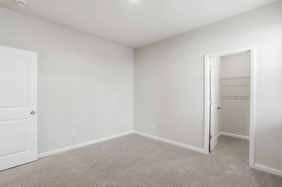 Spacious, unfurnished interior of a new home in Bratton Pointe, Rock Hill (Image 16).