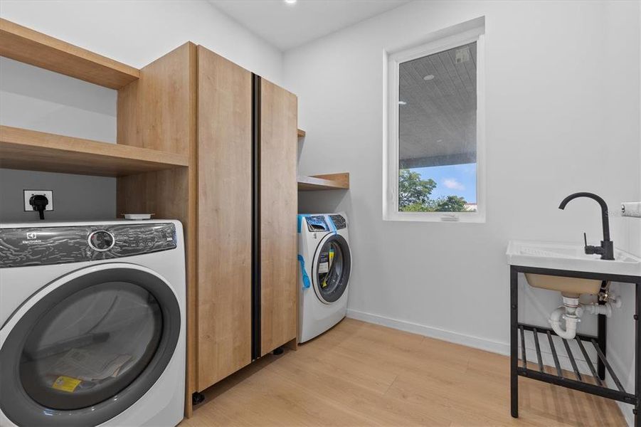 Furnished interior view inside a new home in , Clearwater (Image 8).