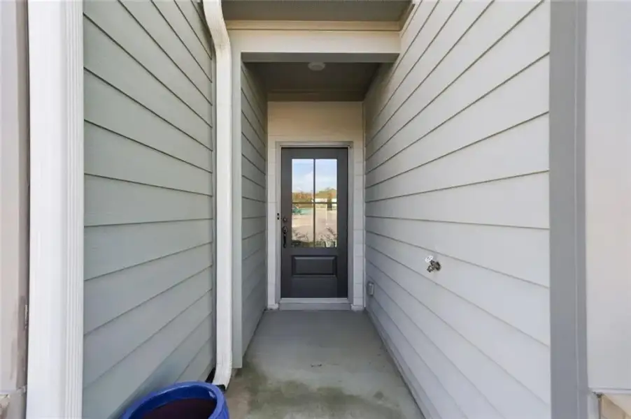 Exterior details and patio area of a home in , Jasper (Image 4).