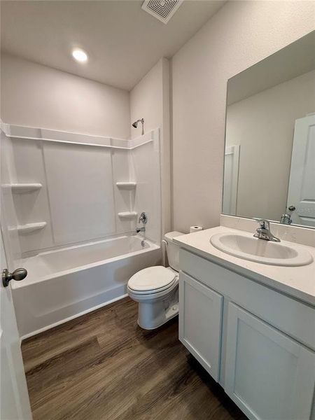 Furnished interior view inside a new home in Star Farms at Lakewood Ranch, Lakewood Ranch (Image 10).