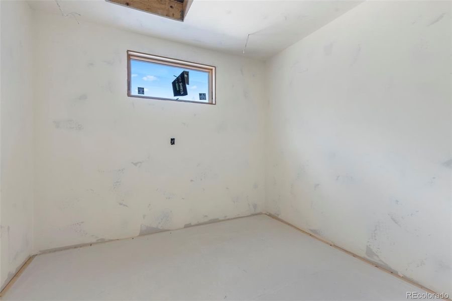 Spacious, unfurnished interior of a new home in , Fairplay (Image 22).