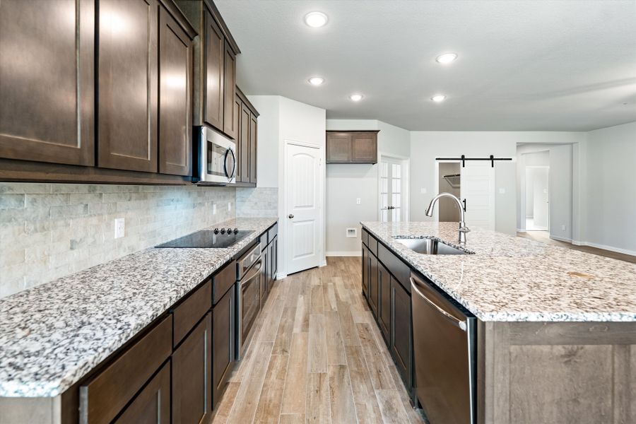 Furnished interior view inside a new home in Waterford Park, Weatherford (Image 9).