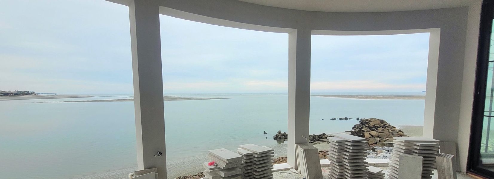 Condo located in Sullivan's Island, SC showcasing its design and architecture (Image 3). Condo located in Sullivan's Island, SC showcasing its design and architecture (Image 3).