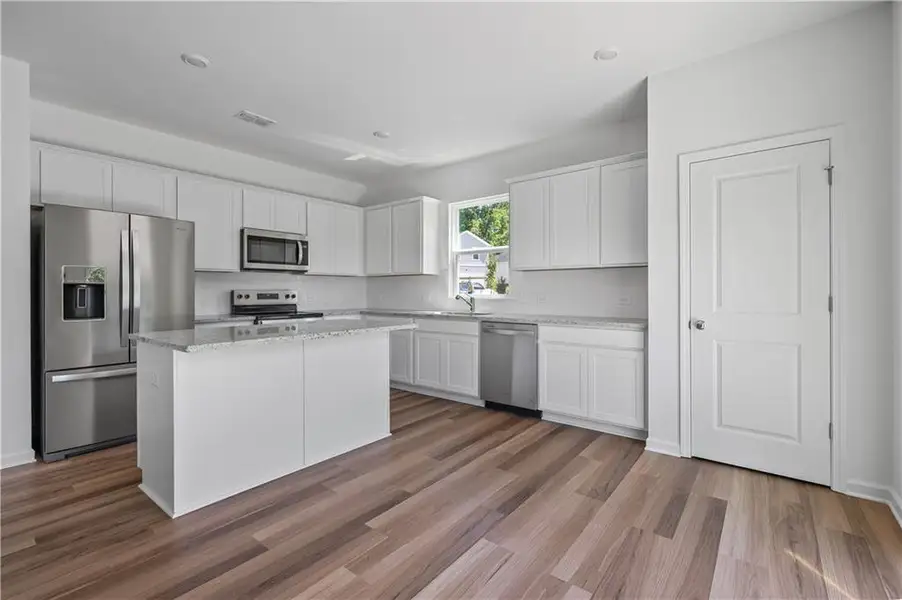 Furnished interior view inside a new home in Avery Ridge, Gainesville (Image 8).