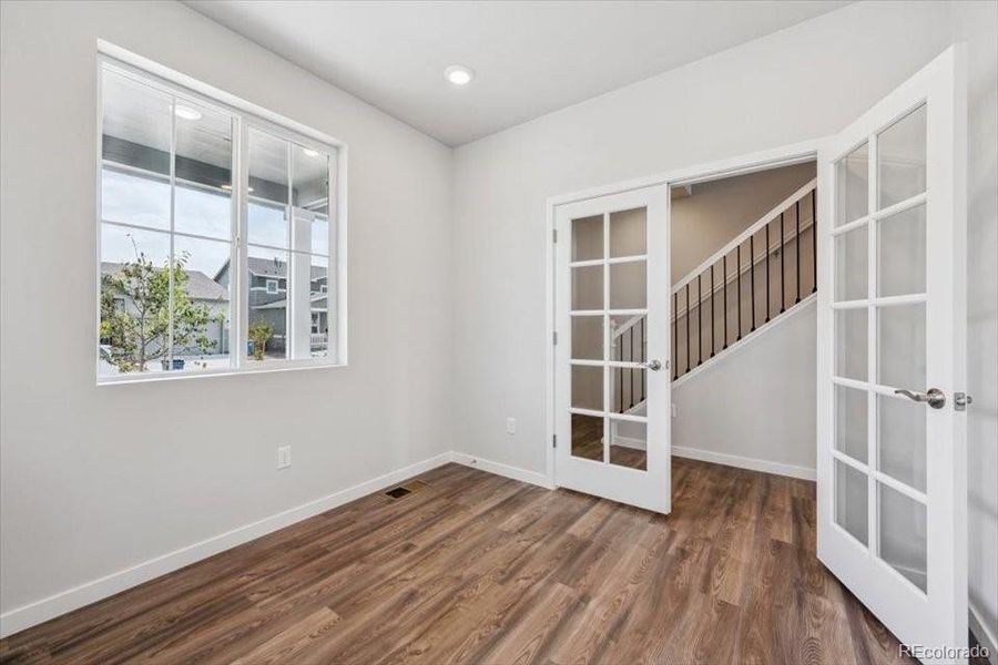 Spacious, unfurnished interior of a new home in Farmlore, Brighton (Image 11).