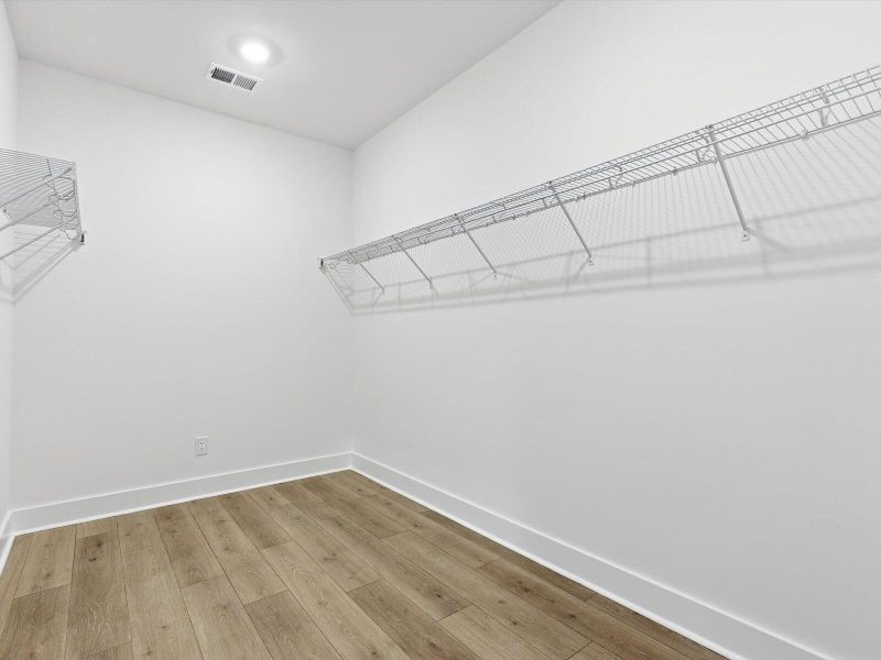 Spacious, unfurnished interior of a new home in , Summerville (Image 19).