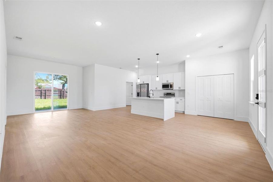 Spacious, unfurnished interior of a new home in , Ocala (Image 18).