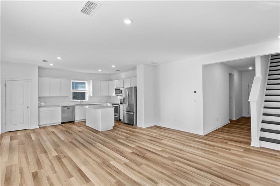 Spacious, unfurnished interior of a new home in Avery Ridge, Gainesville (Image 21).