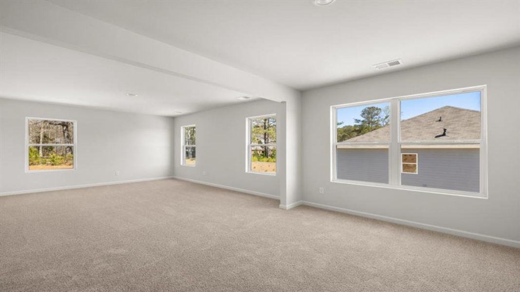 Spacious, unfurnished interior of a new home in Thompson Ridge, Dallas (Image 22).