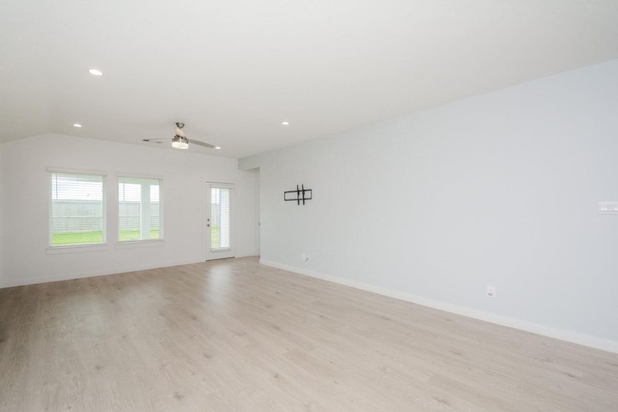 Spacious, unfurnished interior of a new home in , Fresno (Image 20). Spacious, unfurnished interior of a new home in , Fresno (Image 20).