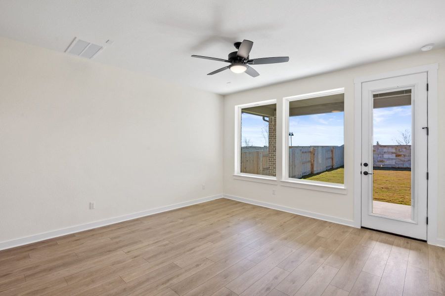 Spacious, unfurnished interior of a new home in Flora, Hutto (Image 30).