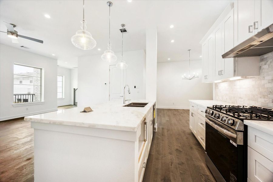 Marble Island has a Modern Sink, Microwave and Dishwasher. Marble Island has a Modern Sink, Microwave and Dishwasher.