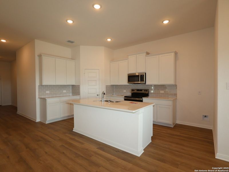Furnished interior view inside a new home in Paloma Park, Converse (Image 8). Furnished interior view inside a new home in Paloma Park, Converse (Image 8).